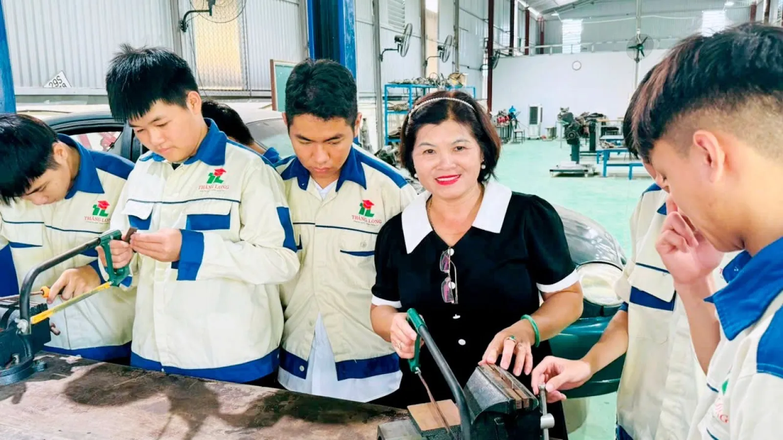 CÔNG NGHỆ Ô TÔ – NGÀNH HỌC DÀNH CHO NHỮNG BẠN ĐAM MÊ MÁY MÓC VÀ KỸ THUẬT